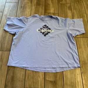 Columbia Light Blue Graphic T-Shirt cropped size XL
24" across, 21" shoulder-hem